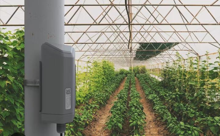 Prototipo robótico con sensor ultrasónico